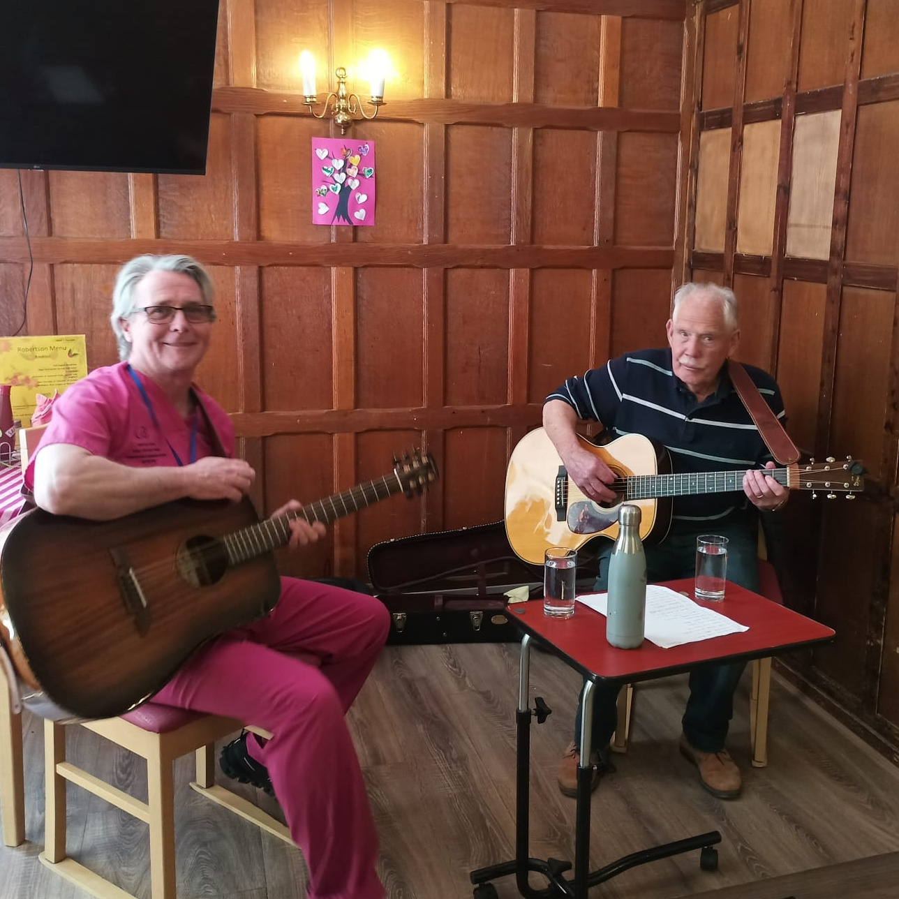 Robertson staff playing guitars